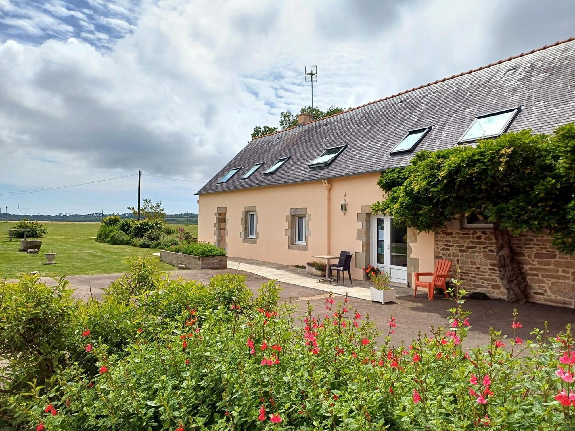 Au Calme A 10Mn Des Baies De Douarnenez Et Audierne Avec Cuisine A Disposition Mahalon Zewnętrze zdjęcie